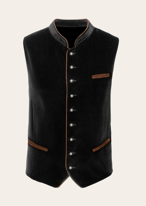Alpine Hunter’s rustic Trachten vest, featuring rugged design and traditional Bavarian craftsmanship.