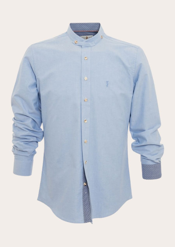Men’s stylish Oktoberfest shirt with tailored fit, combining tradition and modern German fashion